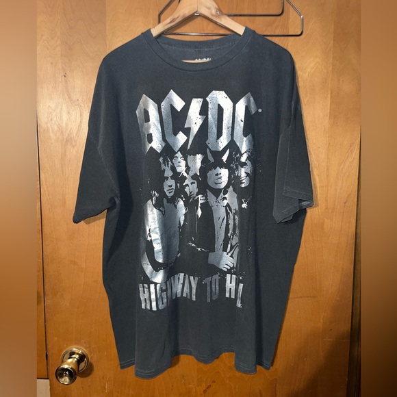 AC/DC | Tops | Womens Acdc Tshirt Size Xlarge | Poshmark